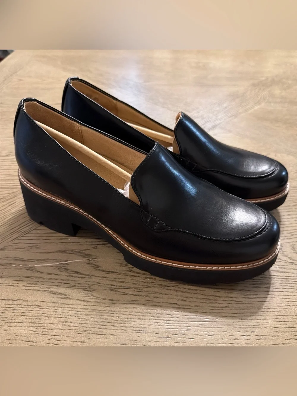 Women's Naturalizer Cabaret Lug Sole Loafers Black Slip On Size 9.5M